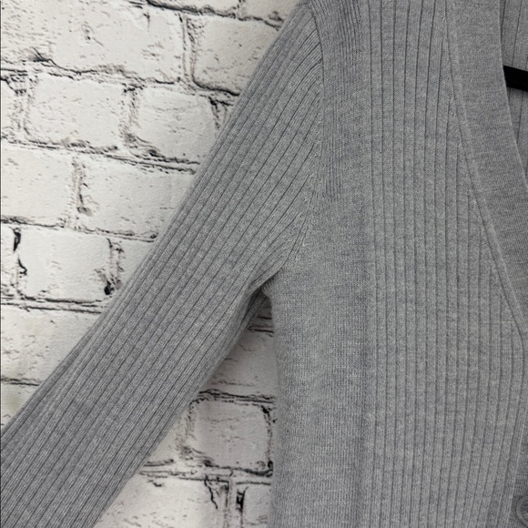 Tahari Extra-Fine Merino Wool Ribbed Button-Front Cardigan — Size Small — Gray - Picture 3 of 9